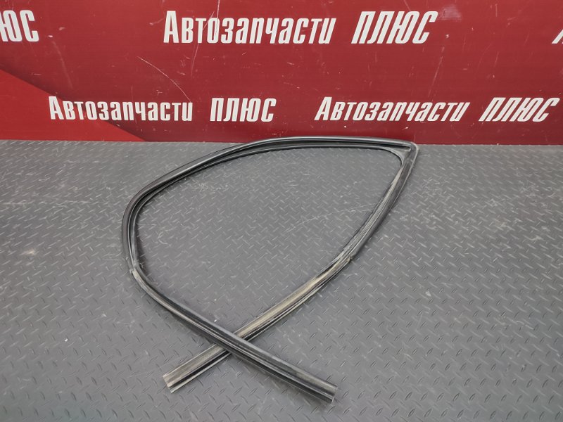 Уплотнитель стекла двери
