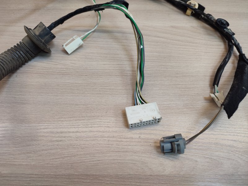 Проводка двери