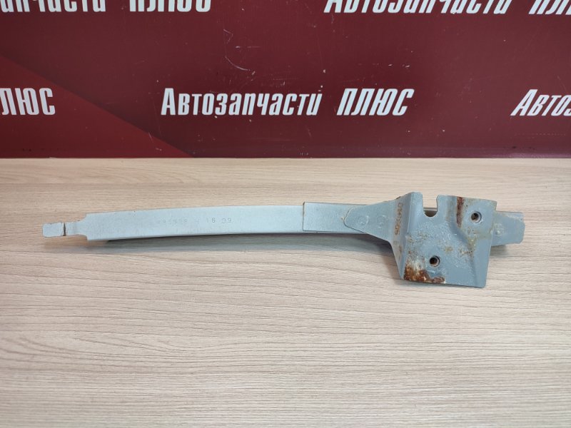 Направляющая стекла     двери