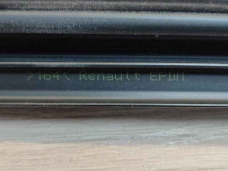 Уплотнитель стекла двери внутренний