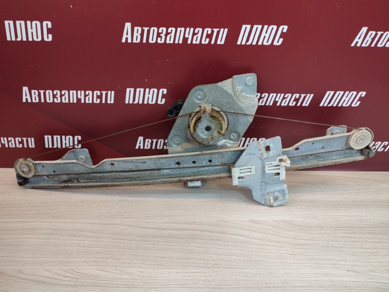 Стеклоподъемник    двери