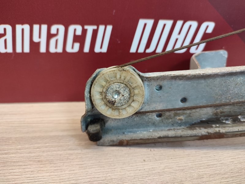 Стеклоподъемник    двери