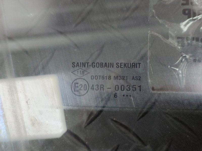 Стекло      двери