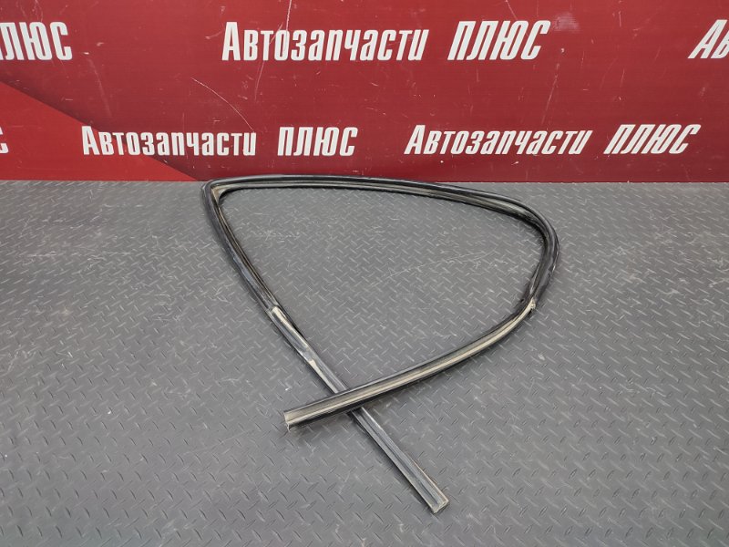 Уплотнитель стекла двери