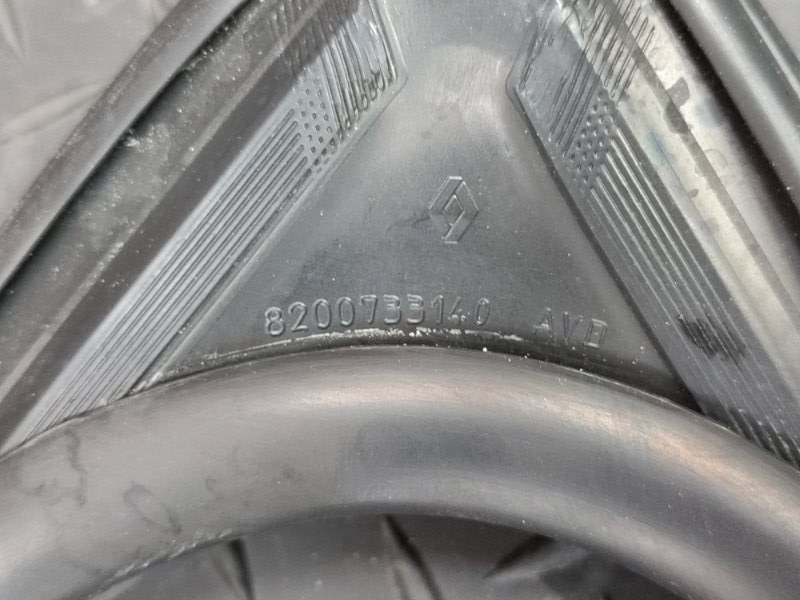 Уплотнитель стекла двери