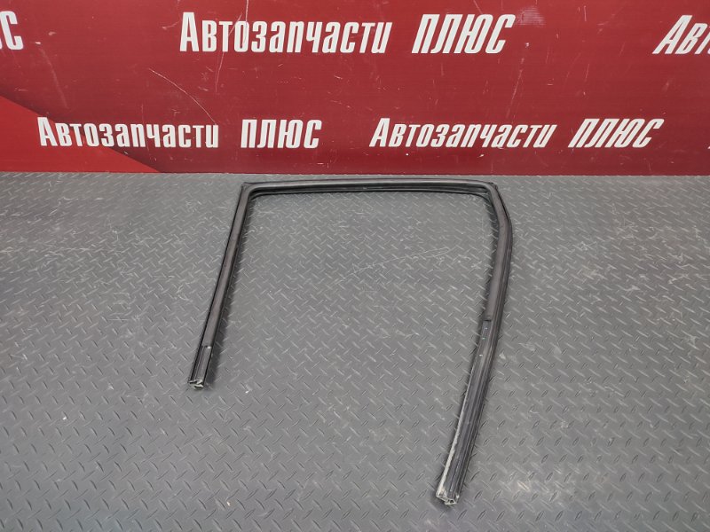 Уплотнитель стекла двери