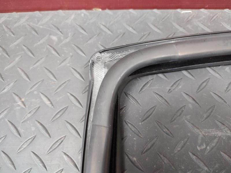 Уплотнитель стекла двери