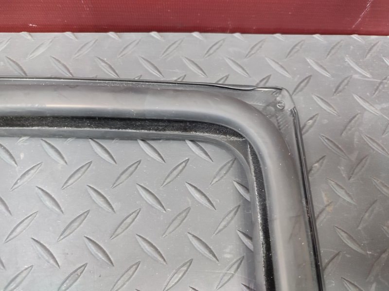 Уплотнитель стекла двери