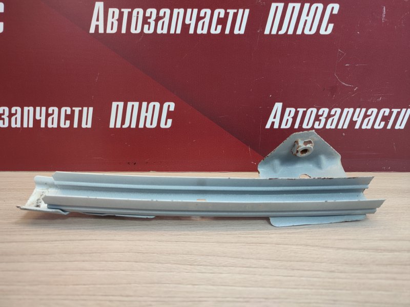 Направляющая стекла двери