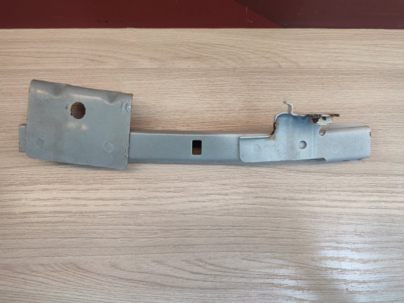 Направляющая стекла двери