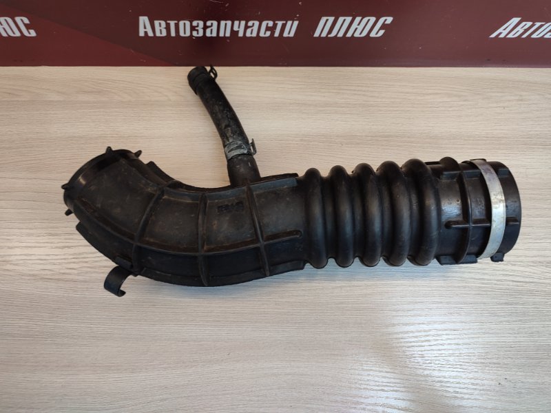 Патрубок воздушного фильтра