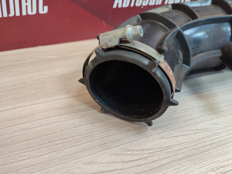 Патрубок воздушного фильтра