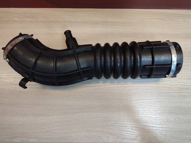 Патрубок воздушного фильтра