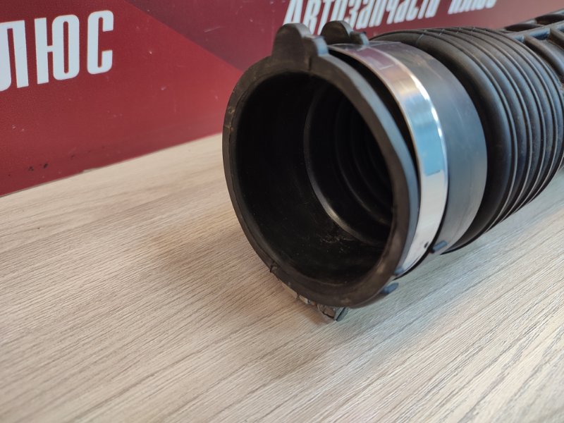 Патрубок воздушного фильтра