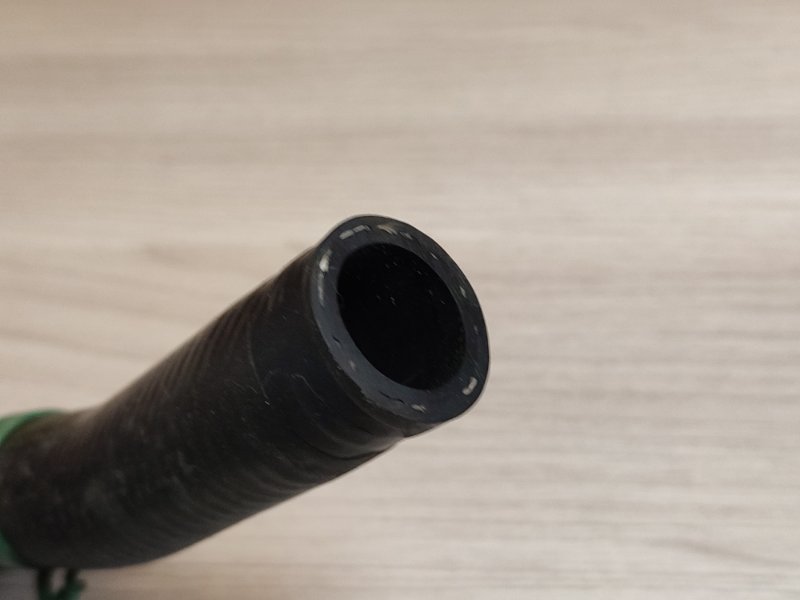 Патрубок радиатора