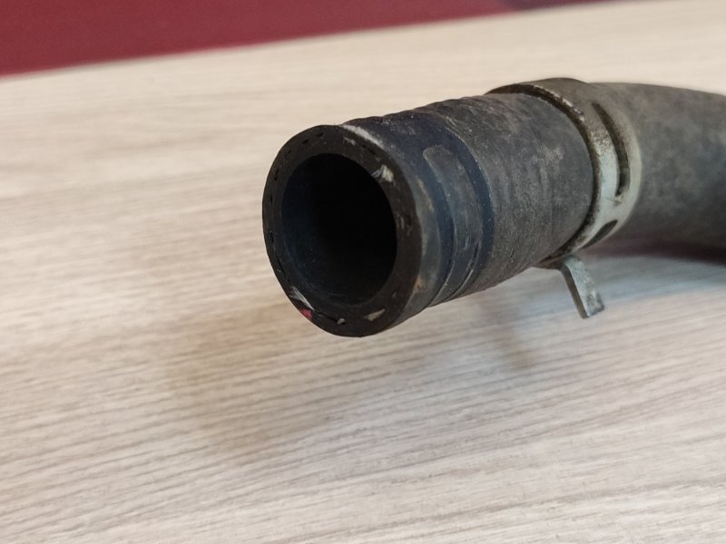 Патрубок радиатора