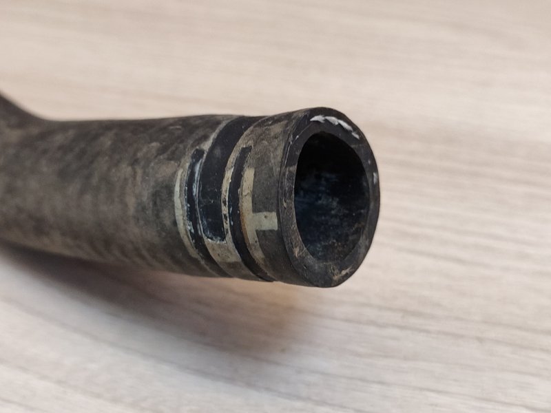 Патрубок отопителя