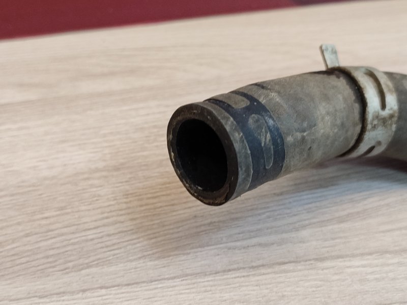 Патрубок отопителя