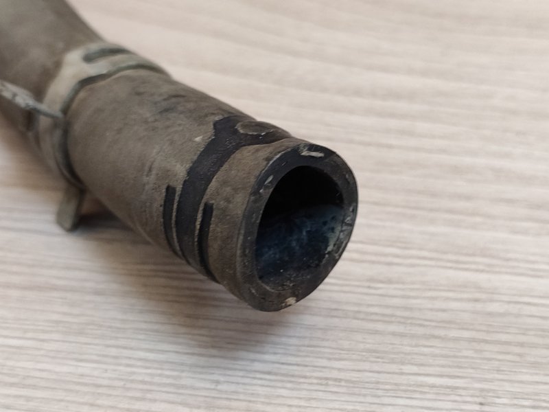 Патрубок отопителя