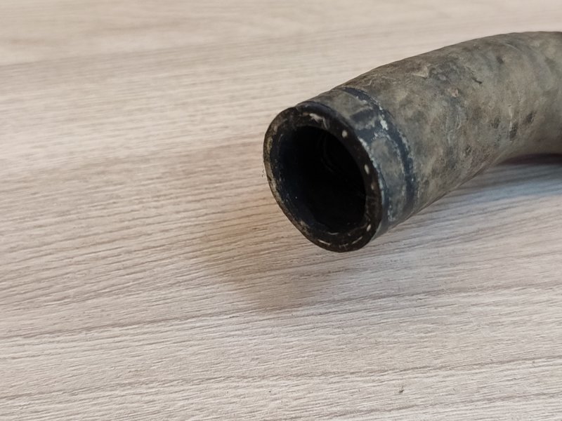 Патрубок отопителя