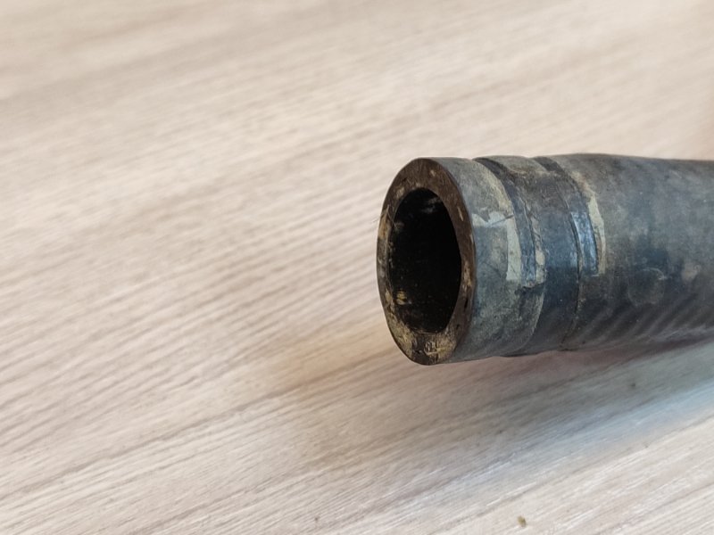 Патрубок отопителя