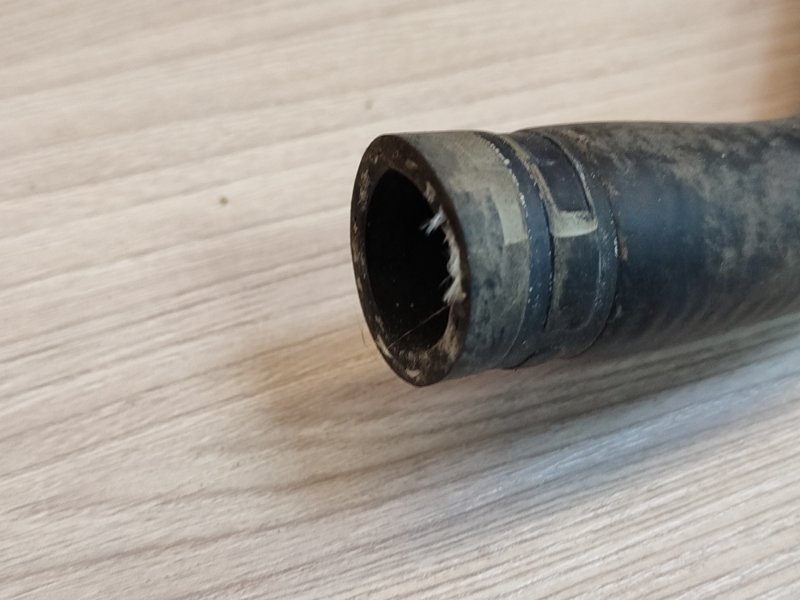 Патрубок отопителя