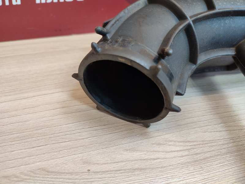 Патрубок воздушного фильтра