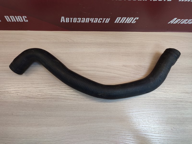 Верхний патрубок радиатора