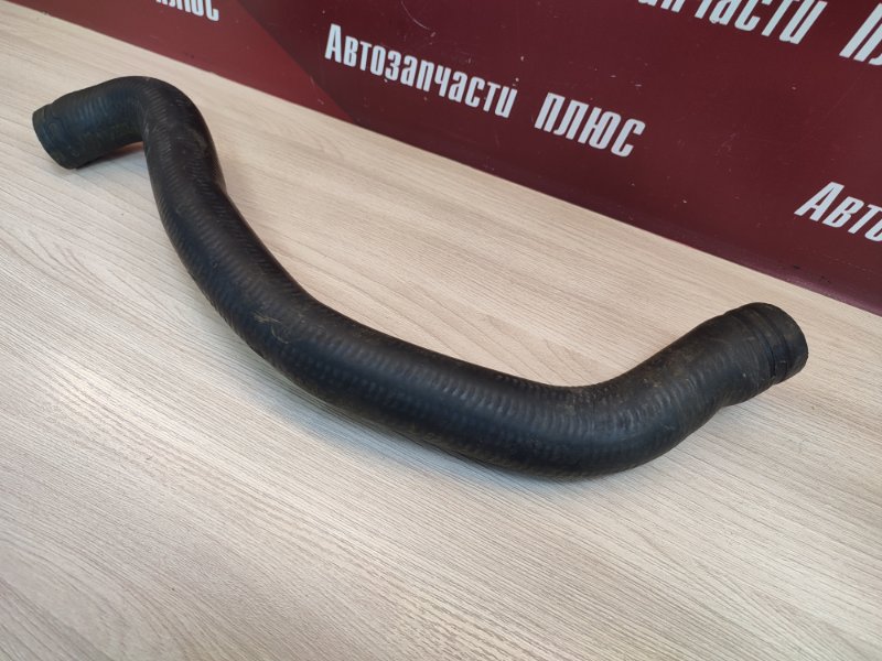 Верхний патрубок радиатора