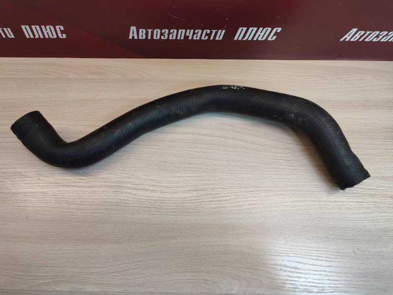 Верхний патрубок радиатора