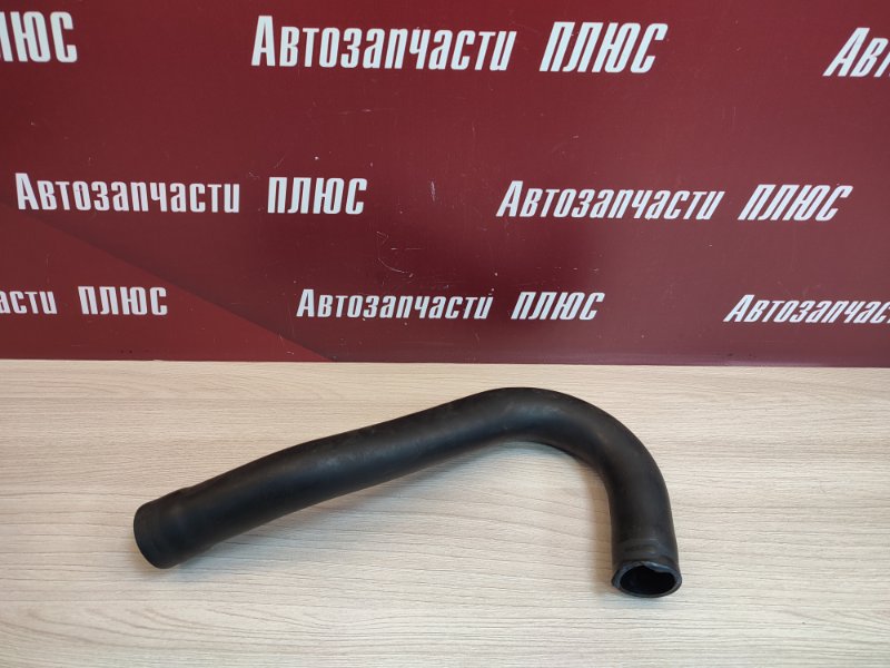 Патрубок вентиляции картерных газов