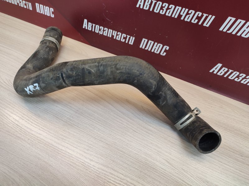 Верхний патрубок радиатора