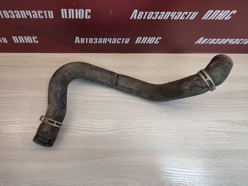 Верхний патрубок радиатора