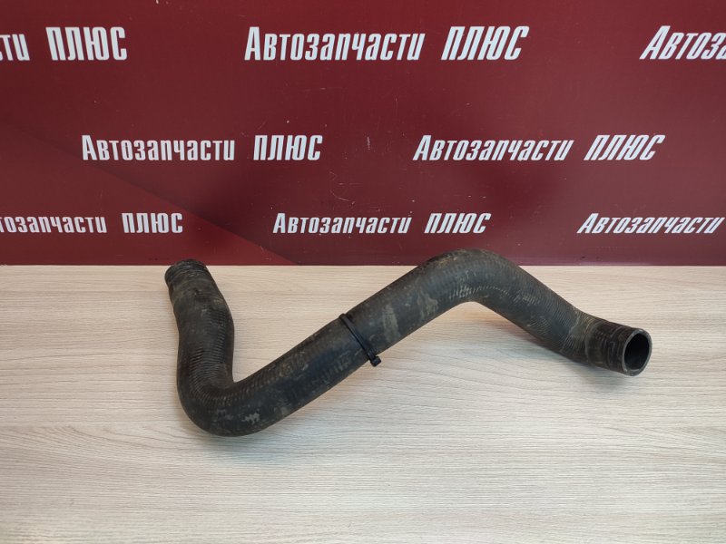 Верхний патрубок радиатора