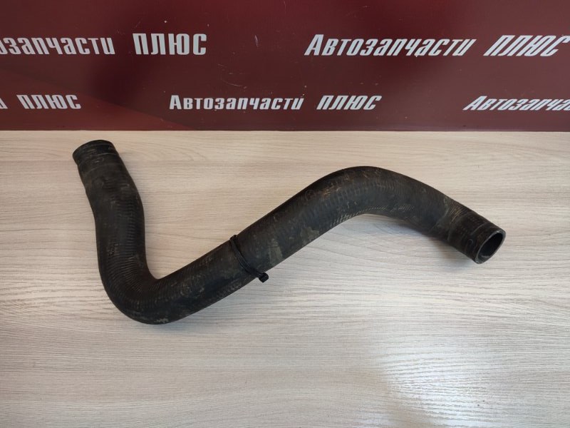 Верхний патрубок радиатора