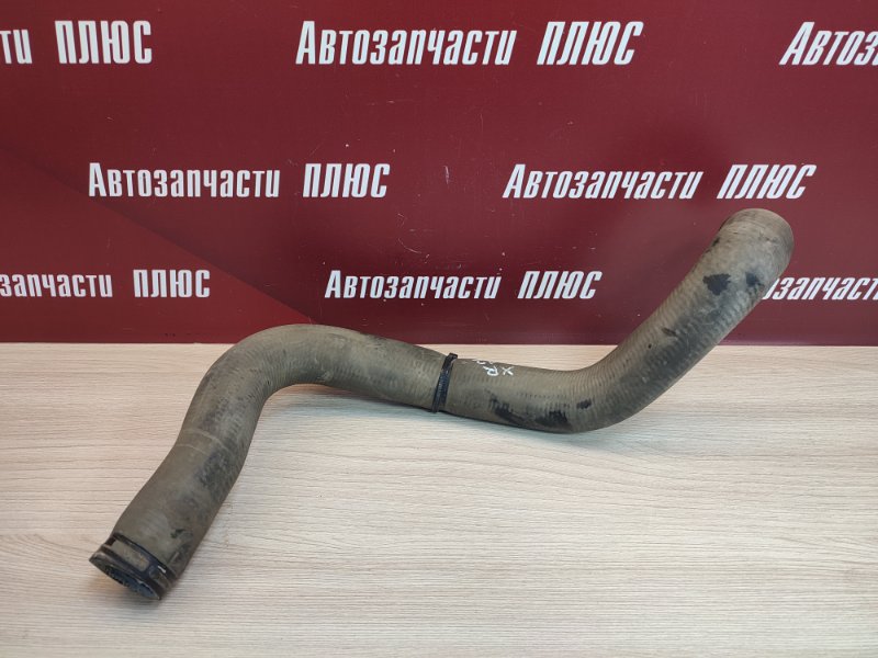 Верхний патрубок радиатора