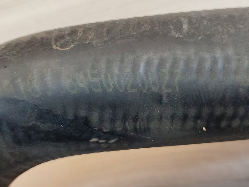 Верхний патрубок радиатора