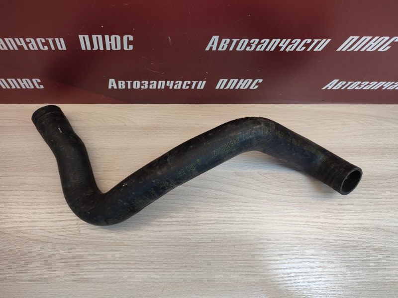 Верхний патрубок радиатора