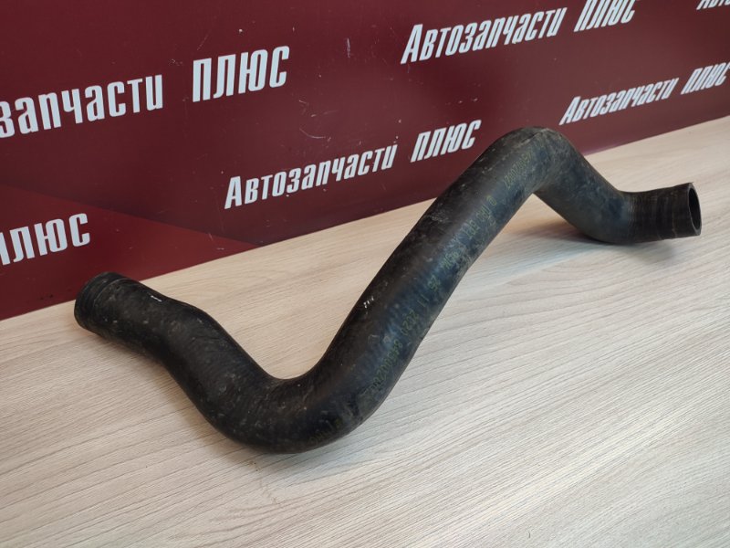 Верхний патрубок радиатора