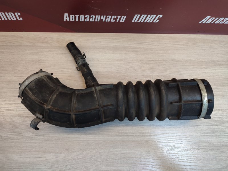 Патрубок воздушного фильтра