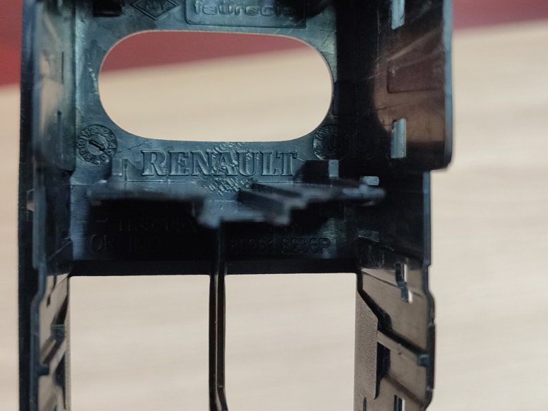 Накладка кнопки стеклоподъемника