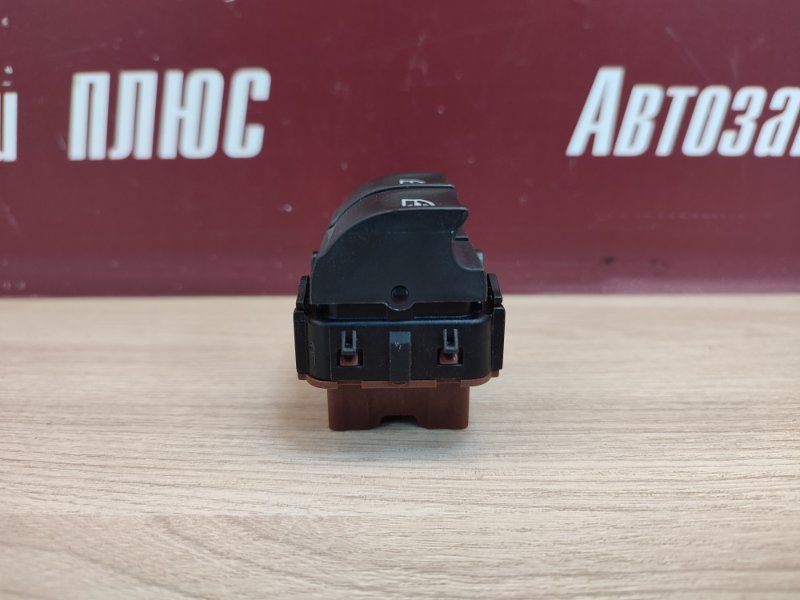 Кнопка стеклоподъемника