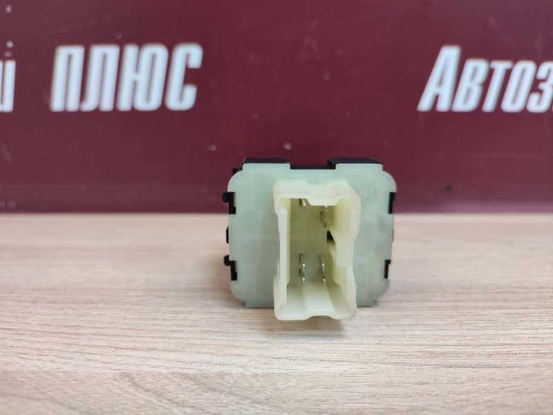 Кнопка стеклоподъемника