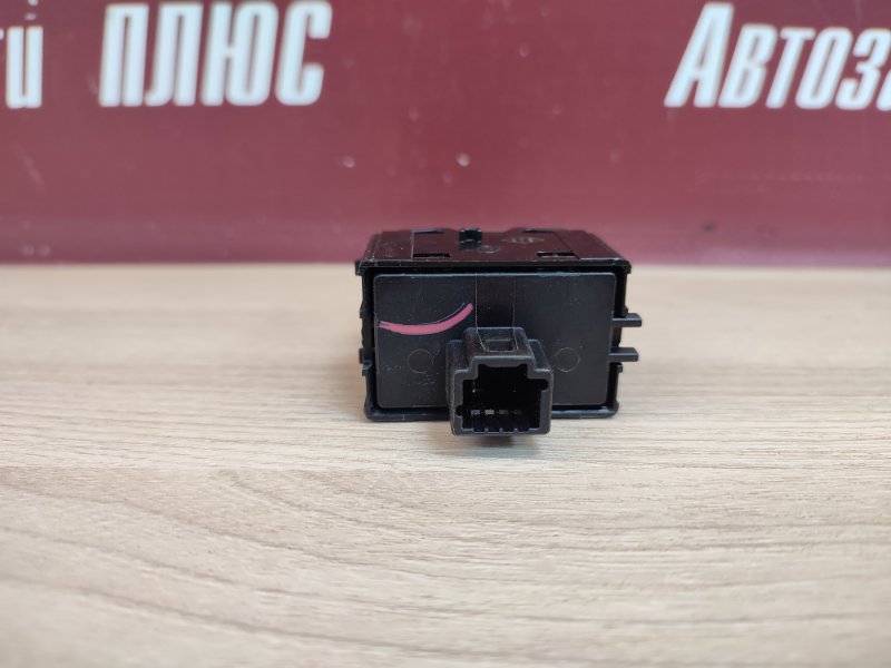 Кнопка блокировки стеклоподъемников