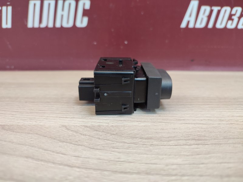 Кнопка блокировки стеклоподъемников