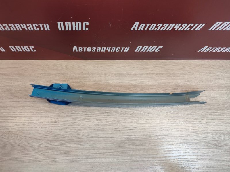 Направляющая стекла     двери