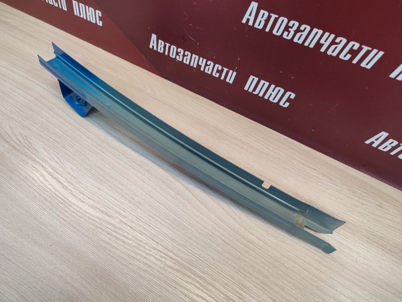 Направляющая стекла     двери