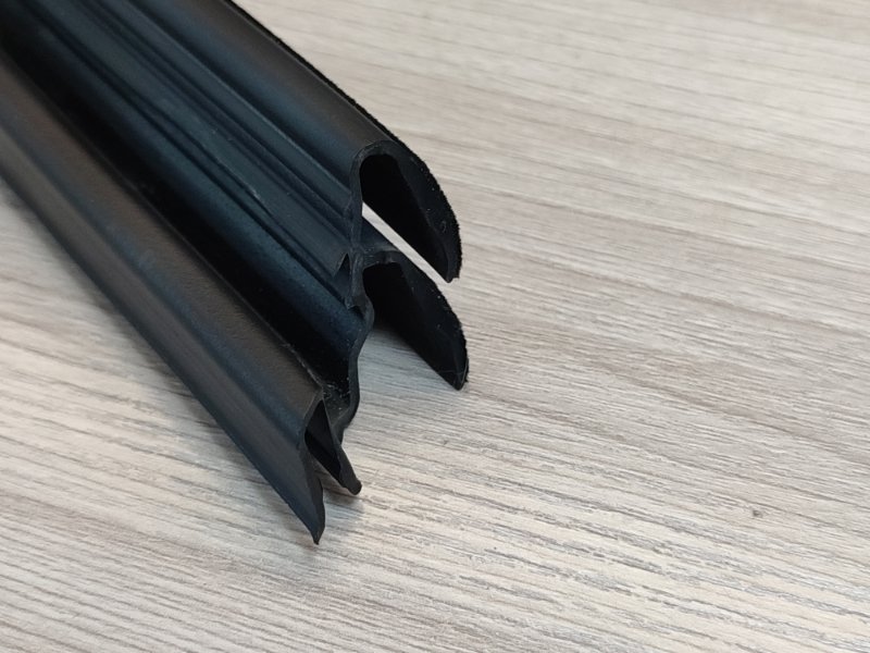 Уплотнитель стекла двери внутренний