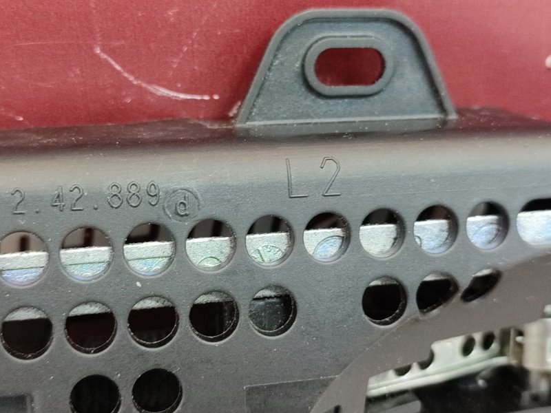 Кронштейн ручки двери