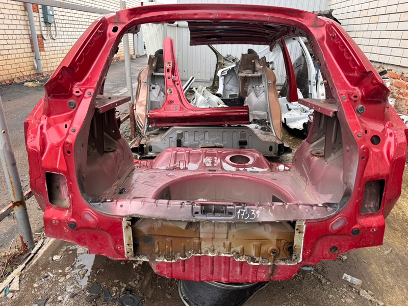 Пол багажника